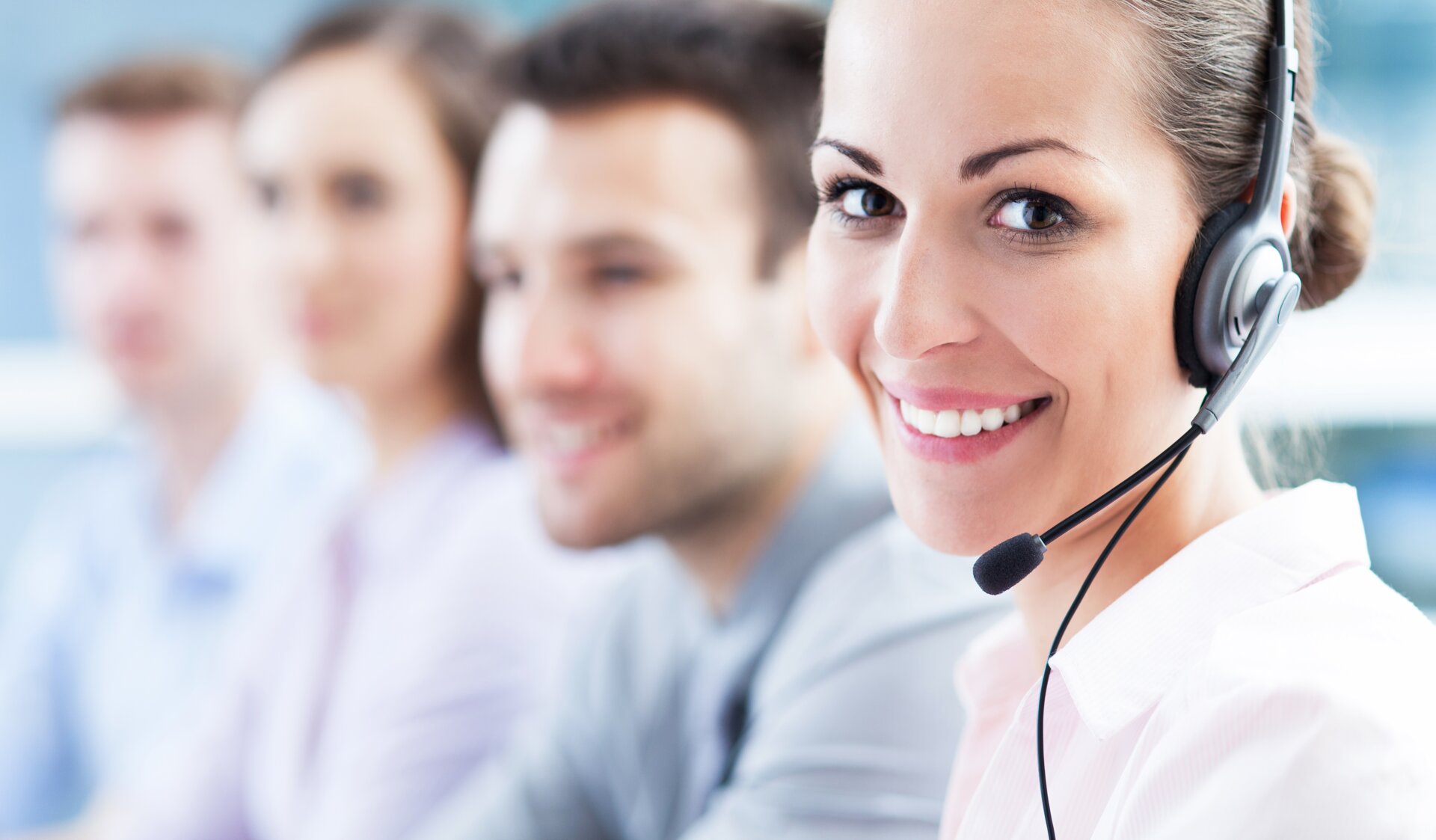 © iStock-178570372_Fotograf_pikselstock PIKSEL (Call center team)